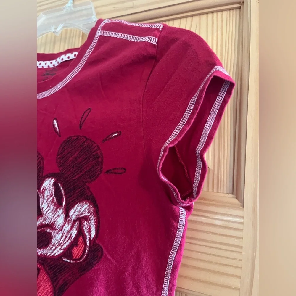 Red Disney Mickey T Shirt‎ Size Large